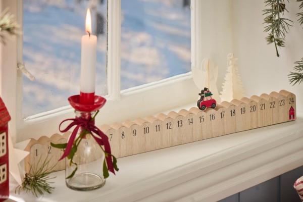 IB Laursen - Adventskalender aus Holz "Weihnachtsauto"